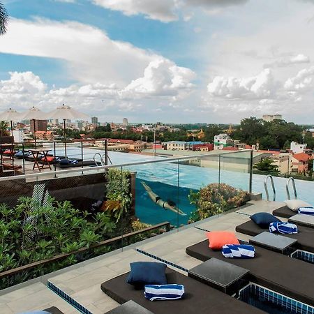 Aquarius Hotel And Urban Resort Пном Пен Екстериор снимка